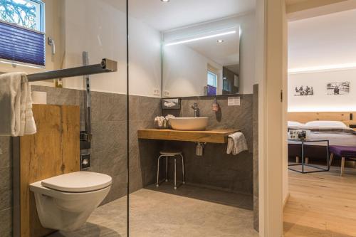 Chalet Double Room with Balcony and Matterhorn View