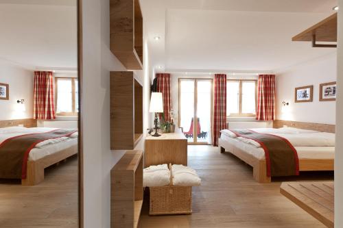 Chalet Double Room with Balcony and Matterhorn View