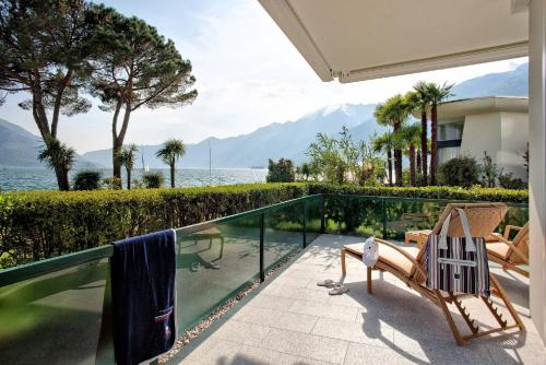 Deluxe Double Room with Partial Lake View