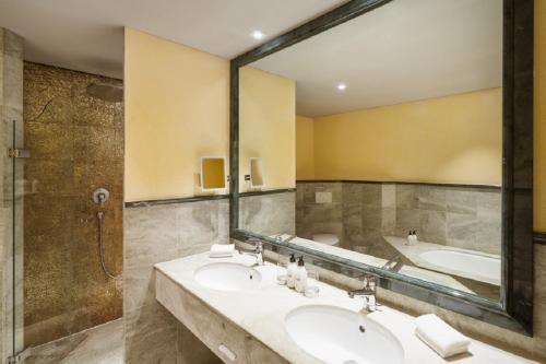 Junior Suite With Mountain View