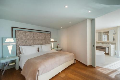 Superior Suite with Lake View