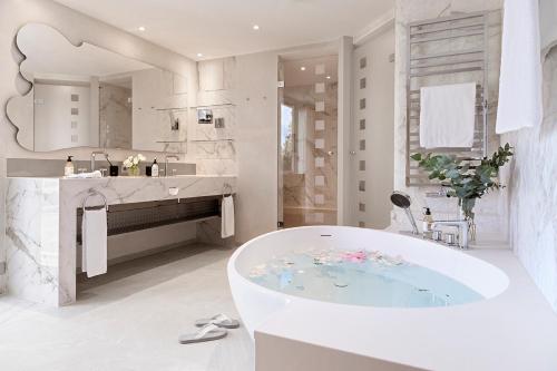 Superior Suite with Lake View