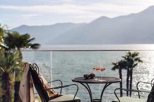 Deluxe Suite with Lake View