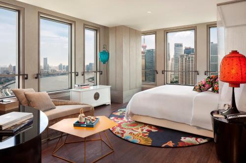 1 King Premium River View Separate Bath