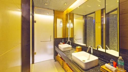 2 Twin Beds Premium River View