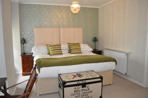 Luxury One-Bedroom Apartment