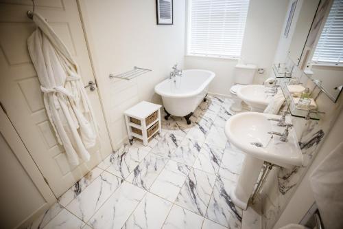 Lodge Suite