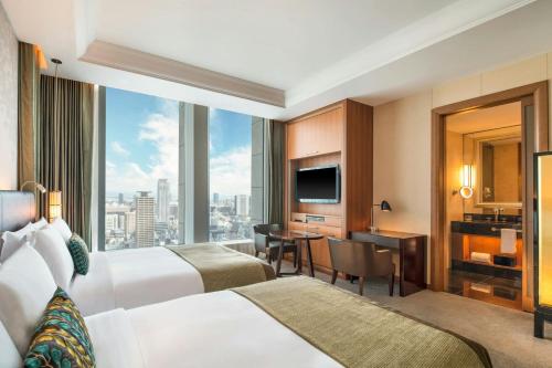 Deluxe Double Room with Two Double Beds and City View