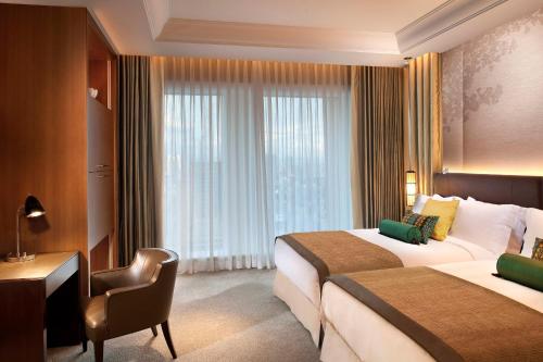Deluxe Double Room with Two Double Beds and City View