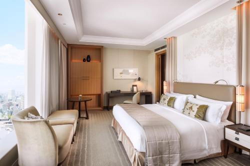 Large Astor King Room with City View