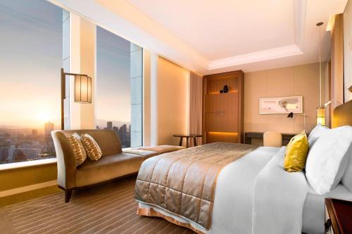 Large Astor King Room with City View