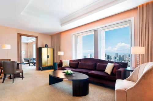 St. Regis King Suite with City View
