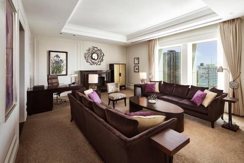 Caroline Astor Suite with Two Double Beds and Skyline View