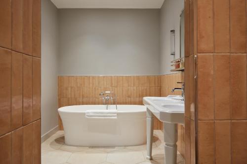 Superior Suite (4 Adults)
