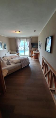 Double Room with Lake View