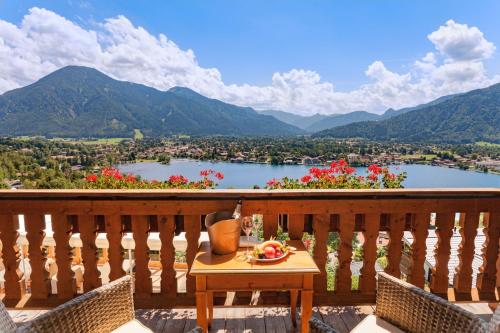 Double Room with Lake View and Balcony