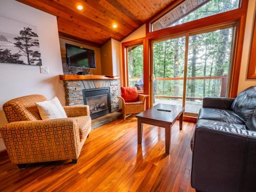 Two-Bedroom Cottage with Sea View-Nest
