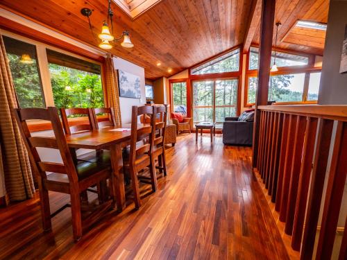 Two-Bedroom Cottage with Sea View-Nest