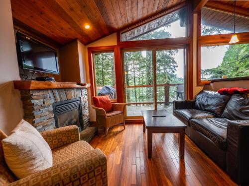 Two-Bedroom Cottage with Sea View-Nest