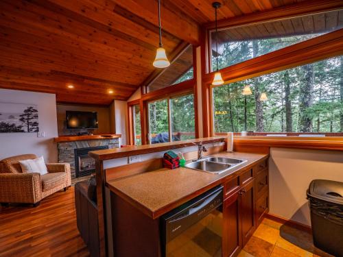 Two-Bedroom Cottage with Sea View-Nest