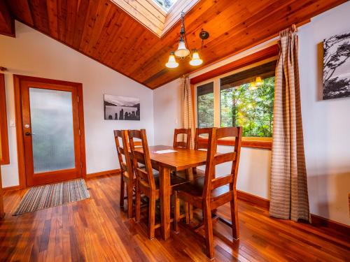 Two-Bedroom Cottage with Sea View-Nest