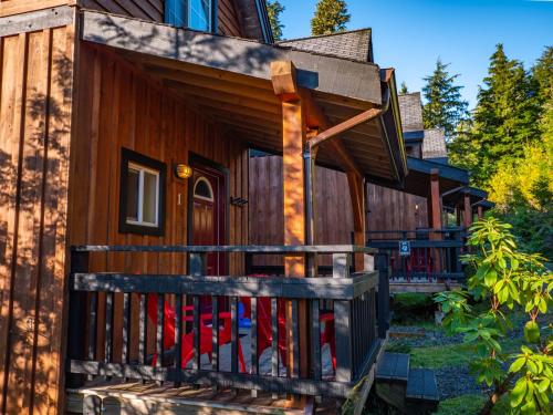 Two-Bedroom Cottage-Port Side