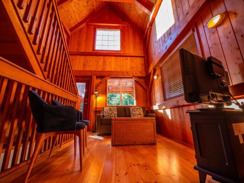 Two-Bedroom Cottage-Port Side