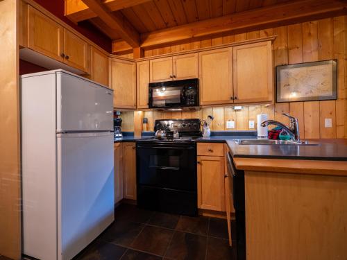 Cabin-Two-Bedroom(Rainforest)