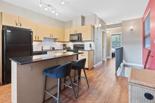 Superior One Bedroom Apartment 