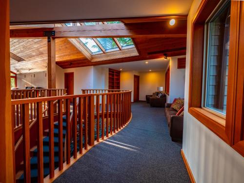 Deluxe King Lodge Suites (No Kids Or Pets)