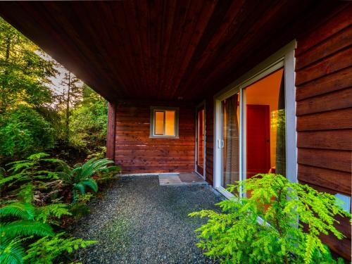 Two-Bedroom Cottage-Upper Canopy