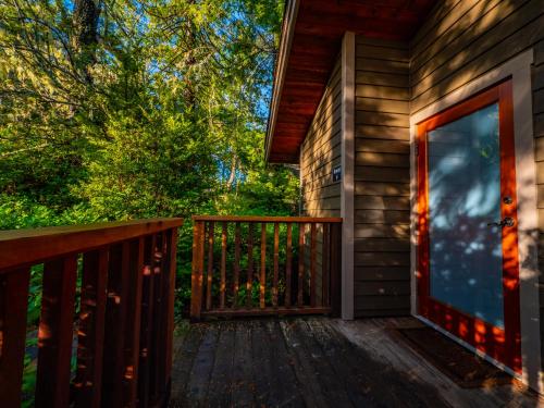 Two-Bedroom Cottage-Upper Canopy
