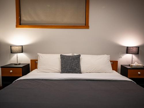 Deluxe Studio Suite (No Kids or Pets)