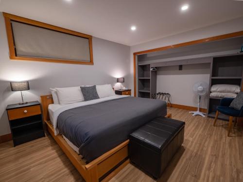 Deluxe Studio Suite (No Kids or Pets)