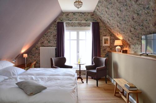 Deluxe Double Room with A/C
