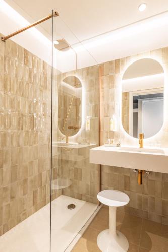 Classic Double or Twin Room with Pool View