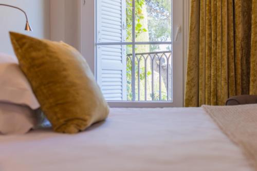 Standard Double or Twin Room with Street View