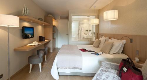 Deluxe Double or Twin Room with Garden View