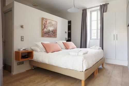 Deluxe Family Suite with Poolside terrace