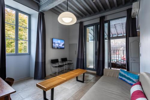 Deluxe Family Suite with Poolside terrace