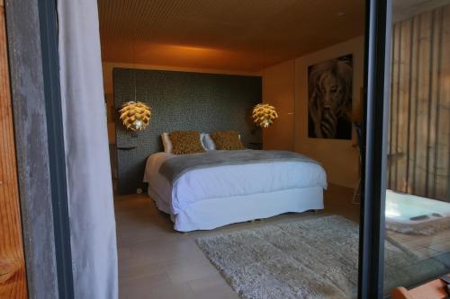 King Room with Spa Bath