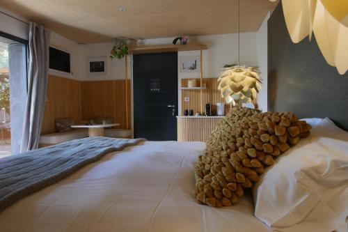 King Room with Spa Bath