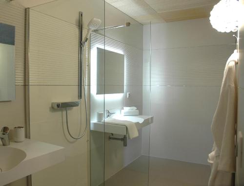 King Room with Spa Bath