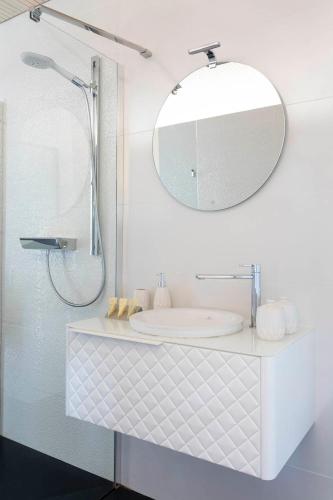 King Room with Spa Bath