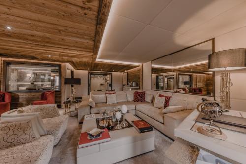 Signature Suite with 1 Bedroom & Living room
