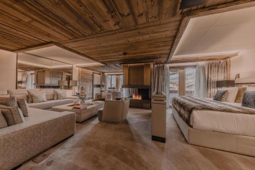 Signature Suite with 1 Bedroom & Living room
