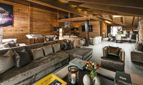 Presidential Suite 2 Bed & Bathrooms,Living & Dining Area & Kitchen