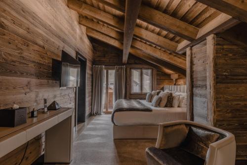 Prestige Suite with 2 Bedrooms, 2 Bathrooms & Living Room