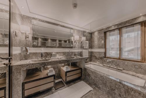 Family Suite 2 Bedrooms & 1 Bathroom
