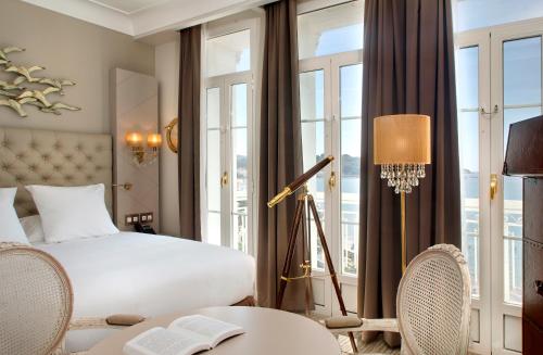 Deluxe King Room with Sea View